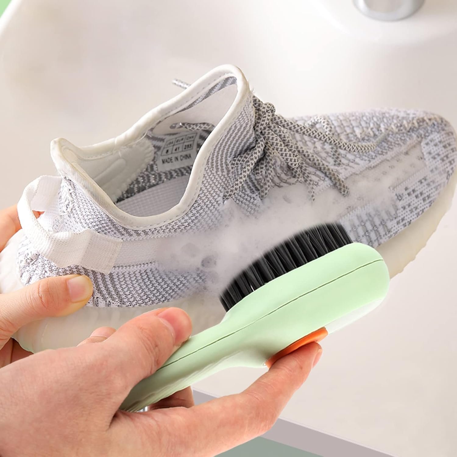 Soap Dispensing Shoe Cleaning Brush - Image 5